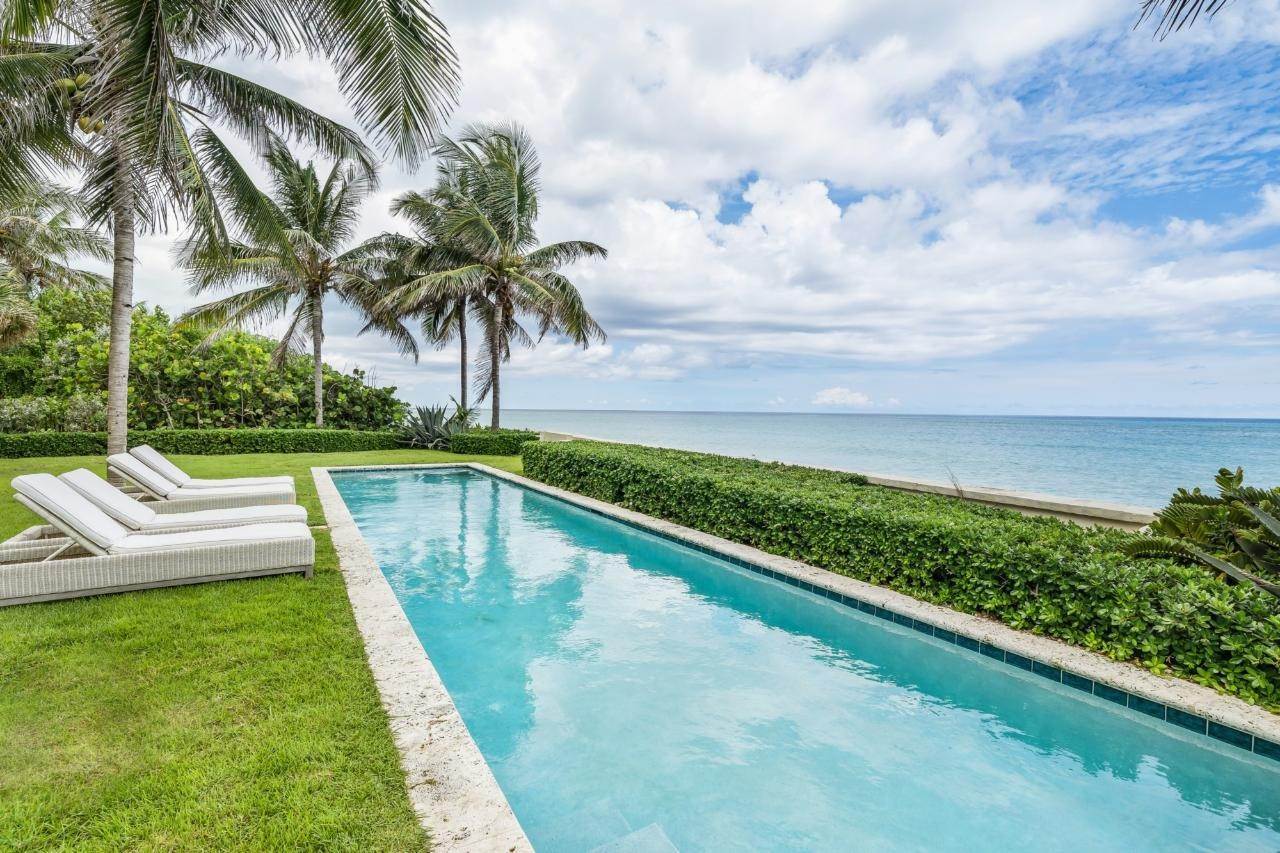 31. Single Family Homes for Sale at Paradise Island, Nassau and Paradise Island Bahamas
