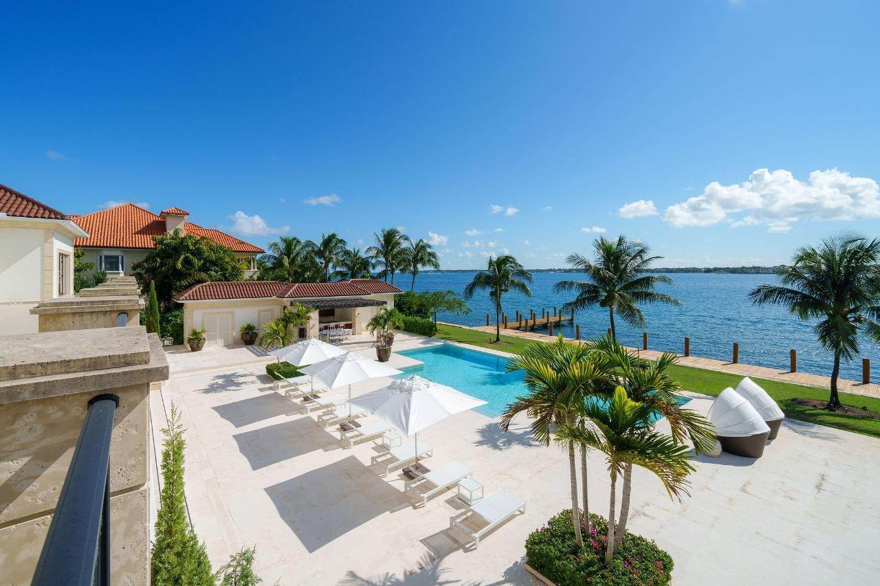 54. Single Family Homes for Sale at Ocean Club Estates, Paradise Island, Nassau and Paradise Island Bahamas