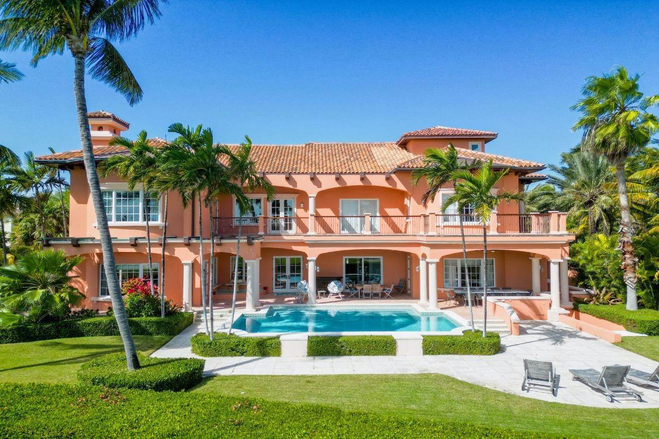 Single Family Homes pour l Vente à Ocean Club Estates, Paradise Island, New Providence/Nassau Bahamas